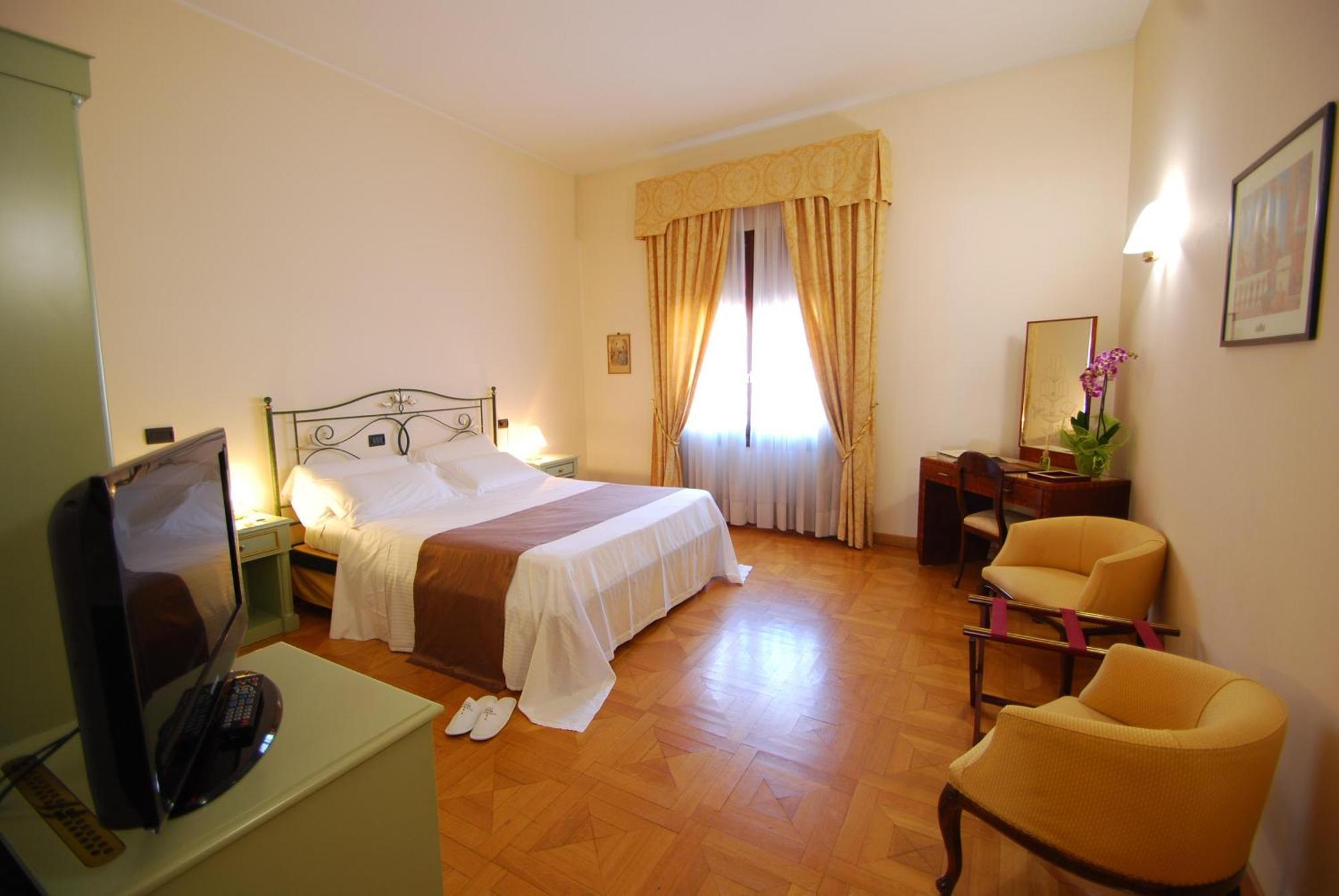 Alla Rocca Hotel Conference & Restaurant Bazzano Екстериор снимка