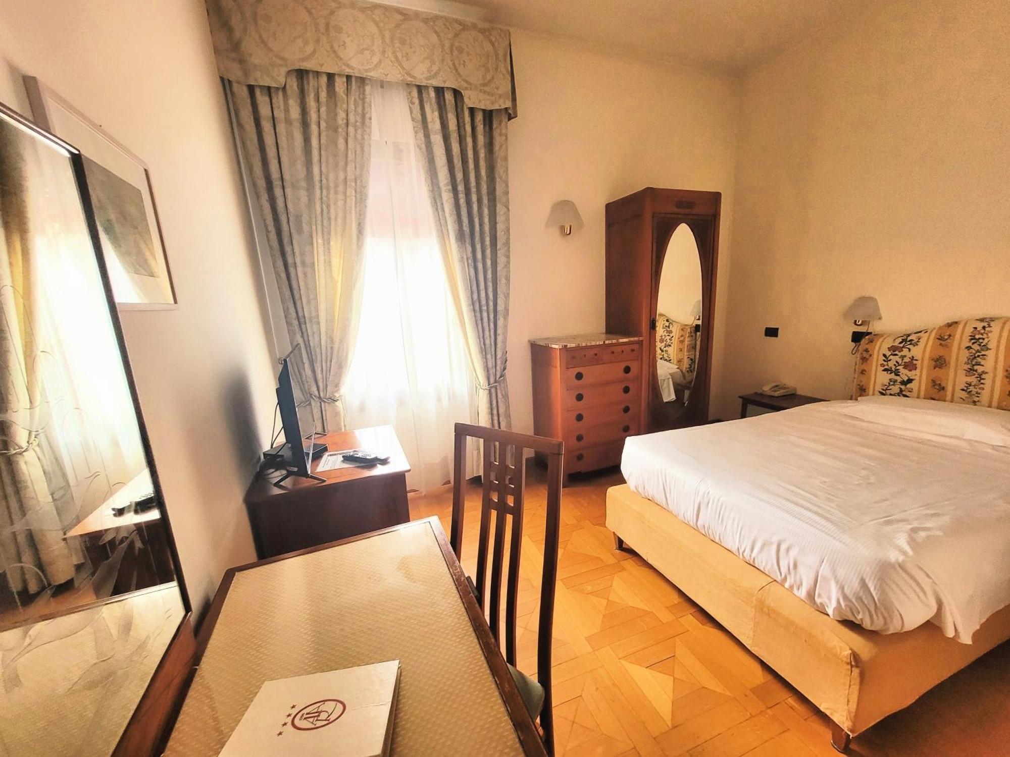 Alla Rocca Hotel Conference & Restaurant Bazzano Екстериор снимка