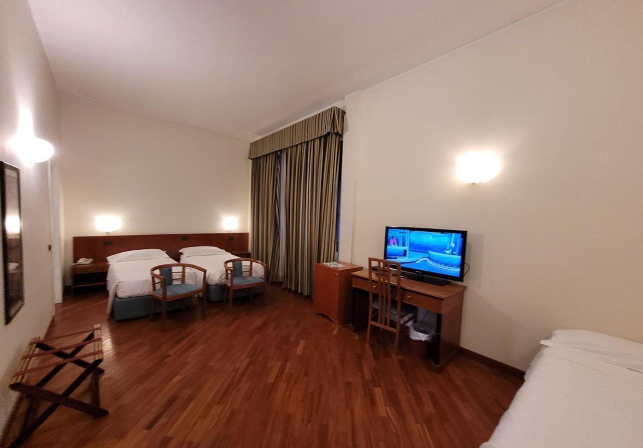 Alla Rocca Hotel Conference & Restaurant Bazzano Екстериор снимка