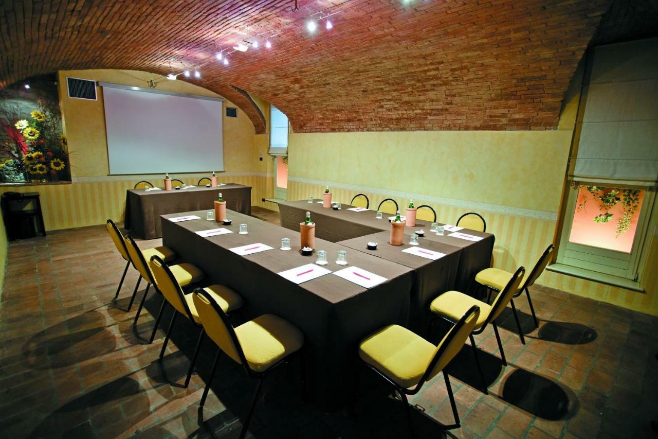 Alla Rocca Hotel Conference & Restaurant Bazzano Екстериор снимка
