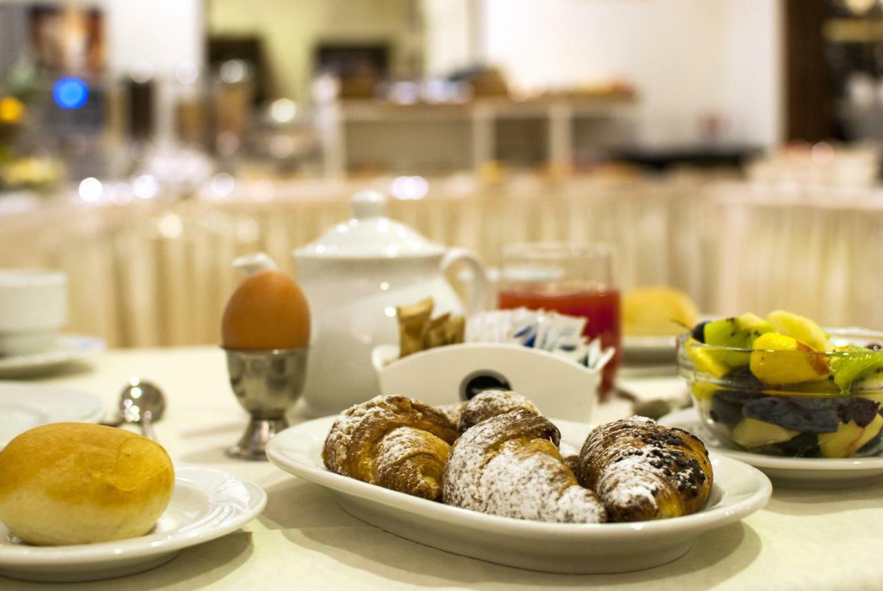 Alla Rocca Hotel Conference & Restaurant Bazzano Екстериор снимка